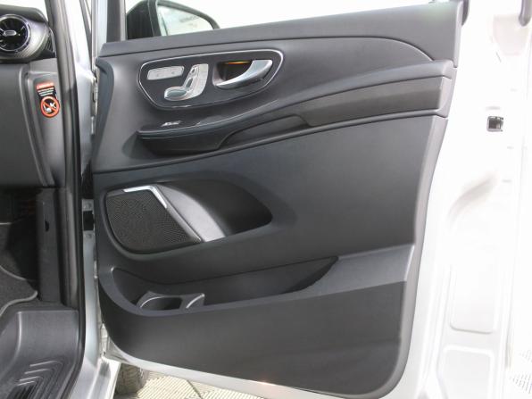 Mercedes-Benz V-Класс III (W447) Рестайлинг с пробегом 2021 года, цена 8 750 000 рублей, 16700 км, минивэн, Автокод Объявления