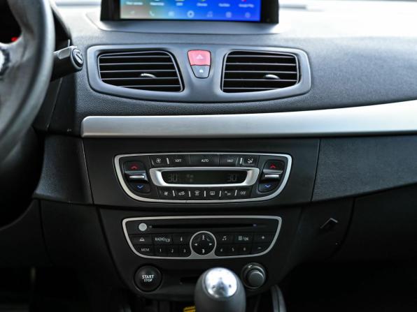 Renault Megane III с пробегом 2010 года, цена 580 000 рублей, 222228 км, хэтчбек, Автокод Объявления