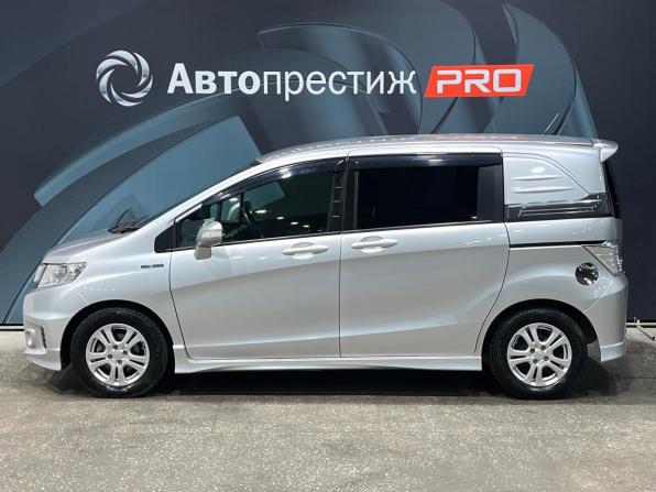 Honda Freed I Рестайлинг с пробегом 2012 года, цена 1 139 000 рублей, 92434 км, компактвэн, Автокод Объявления