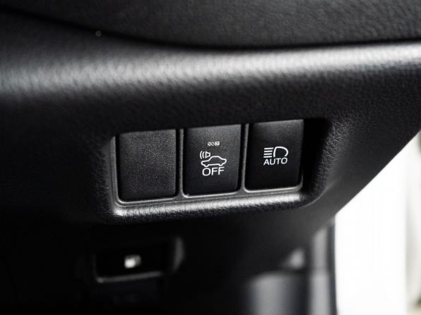 Toyota C-HR I с пробегом 2017 года, цена 1 800 000 рублей, 92515 км, внедорожник, Автокод Объявления