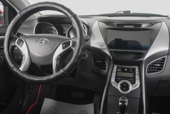 Hyundai Avante V с пробегом 2012 года, цена 949 000 рублей, 219000 км, седан, Автокод Объявления