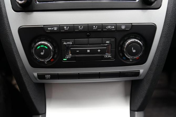 Skoda Octavia II (A5) Рестайлинг с пробегом 2011 года, цена 1 070 000 рублей, 150000 км, лифтбек, Автокод Объявления