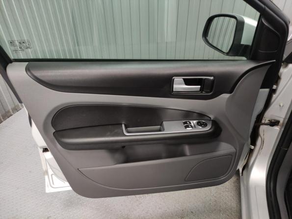 Ford Focus II Рестайлинг с пробегом 2010 года, цена 597 000 рублей, 196900 км, седан, Автокод Объявления