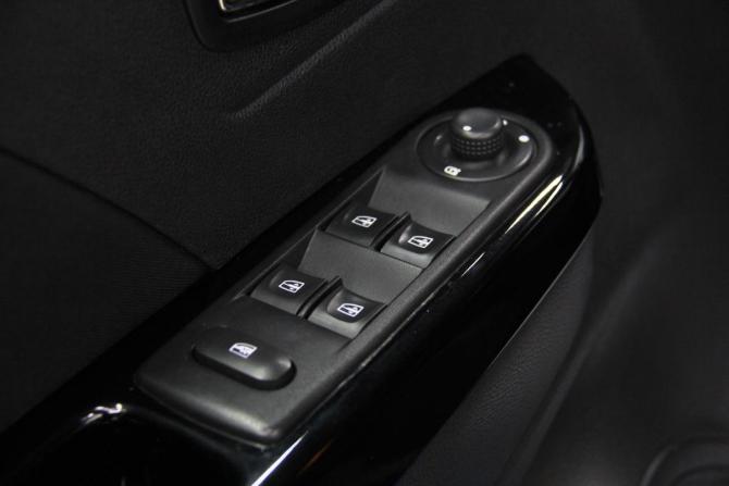 Renault Kaptur I с пробегом 2016 года, цена 999 000 рублей, 211178 км, внедорожник, Автокод Объявления