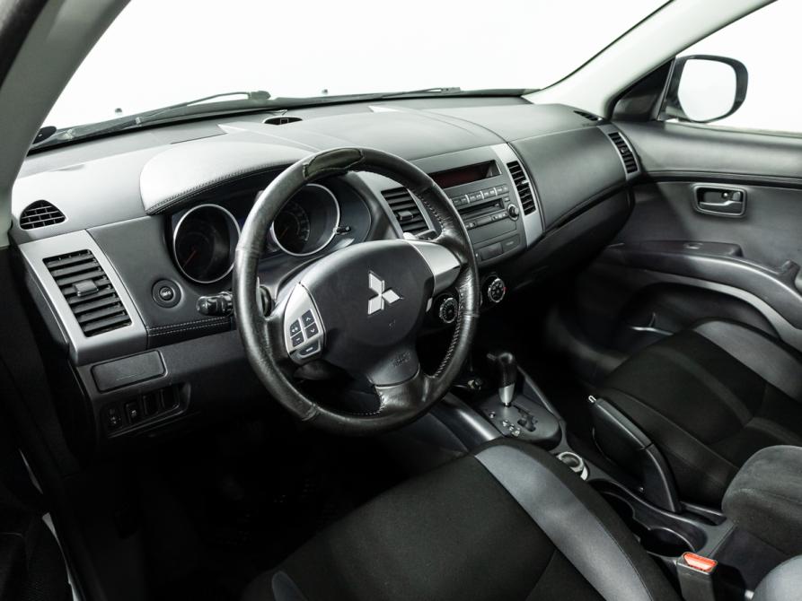 Mitsubishi Outlander II Рестайлинг Санкт-Петербург  - изображение 11