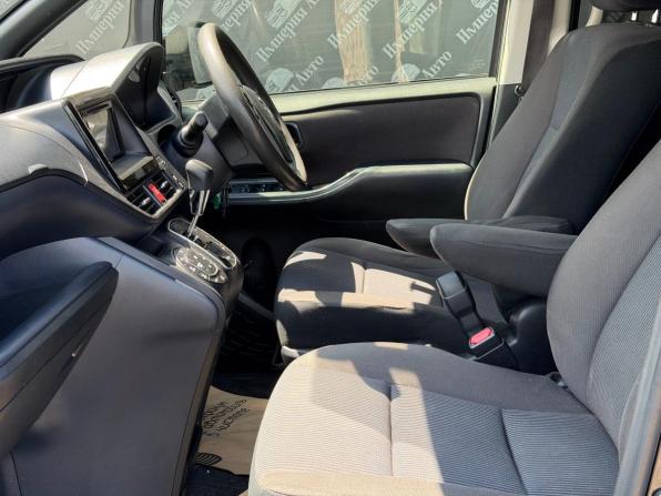 Toyota Voxy III (R80) с пробегом 2014 года, цена 1 450 000 рублей, 136390 км, минивэн, Автокод Объявления