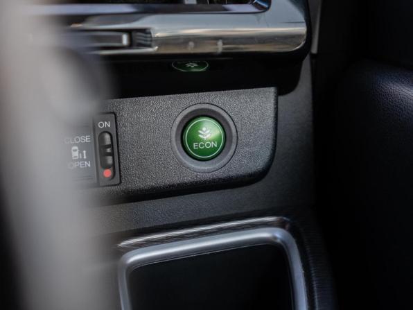 Honda Stepwgn V Рестайлинг с пробегом 2021 года, цена 3 075 000 рублей, 95227 км, минивэн, Автокод Объявления