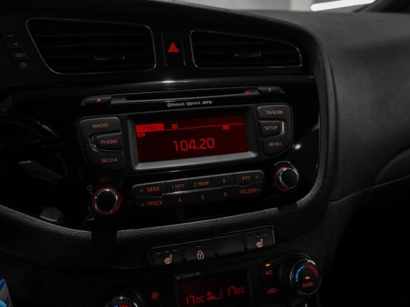 Kia Ceed II Рестайлинг с пробегом 2015 года, цена 1 095 000 рублей, 155083 км, хэтчбек, Автокод Объявления