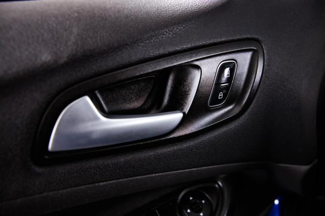 Ford Escape III Рестайлинг с пробегом 2016 года, цена 1 479 000 рублей, 144500 км, внедорожник, Автокод Объявления