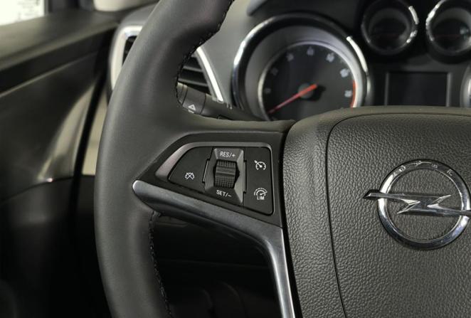 Opel Mokka I с пробегом 2014 года, цена 1 110 000 рублей, 121434 км, внедорожник, Автокод Объявления