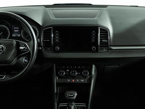 Skoda Karoq I с пробегом 2021 года, цена 2 179 585 рублей, 101814 км, внедорожник, Автокод Объявления