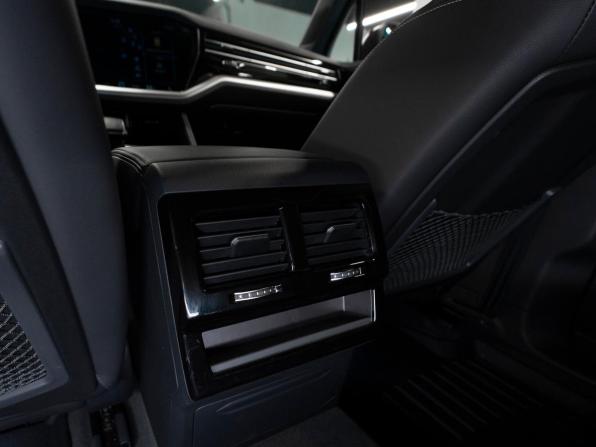 Volkswagen Touareg III Рестайлинг с пробегом 2024 года, цена 9 750 000 рублей, 29732 км, внедорожник, Автокод Объявления