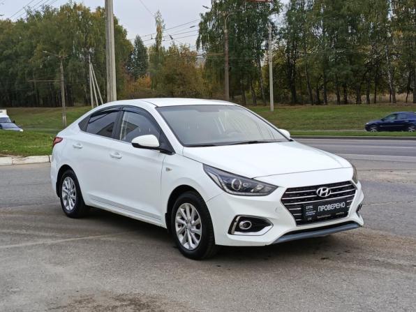 Hyundai Solaris II с пробегом 2018 года, цена 993 000 рублей, 183000 км, седан, Автокод Объявления