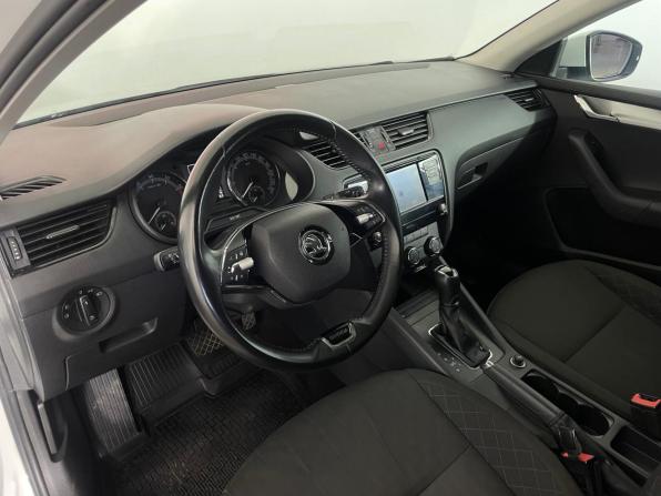 Skoda Octavia III (A7) Рестайлинг с пробегом 2018 года, цена 1 085 000 рублей, 243970 км, лифтбек, Автокод Объявления