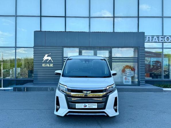 Toyota Noah III (R80) Рестайлинг с пробегом 2019 года, цена 2 999 000 рублей, 94163 км, минивэн, Автокод Объявления
