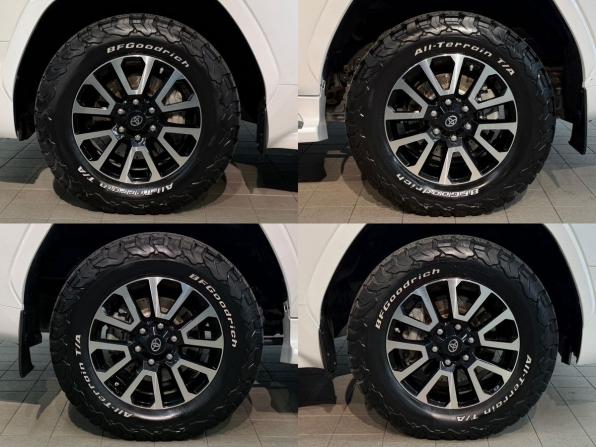 Toyota Land Cruiser 300 Series с пробегом 2021 года, цена 10 700 000 рублей, 99099 км, внедорожник, Автокод Объявления