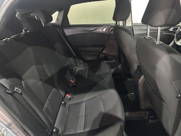 Kia Ceed III с пробегом 2018 года, цена 1 560 000 рублей, 438884 км, универсал, Автокод Объявления