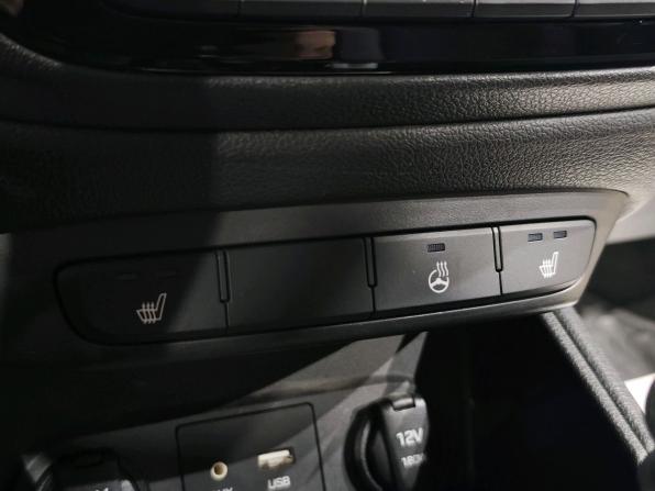 Hyundai Solaris II с пробегом 2018 года, цена 1 550 000 рублей, 105145 км, седан, Автокод Объявления