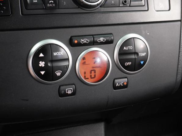 Nissan Tiida I Рестайлинг с пробегом 2010 года, цена 689 000 рублей, 201770 км, седан, Автокод Объявления