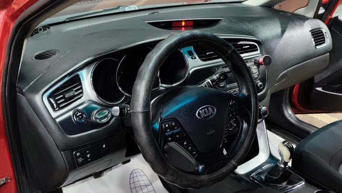 Kia Ceed II с пробегом 2012 года, цена 820 000 рублей, 202445 км, универсал, Автокод Объявления