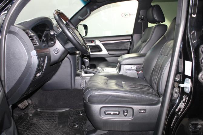 Toyota Land Cruiser 200 Series Рестайлинг 2 с пробегом 2019 года, цена 9 250 000 рублей, 91000 км, внедорожник, Автокод Объявления