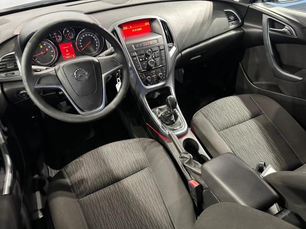 Opel Astra J Рестайлинг с пробегом 2013 года, цена 790 000 рублей, 119622 км, хэтчбек, Автокод Объявления