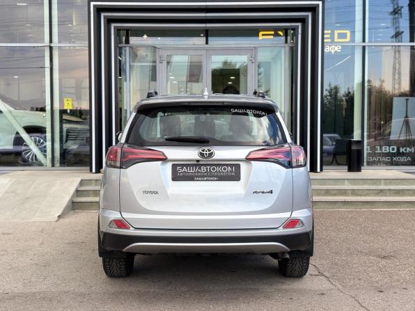 Toyota RAV4 IV (XA40) Рестайлинг с пробегом 2017 года, цена 2 030 000 рублей, 166418 км, внедорожник, Автокод Объявления