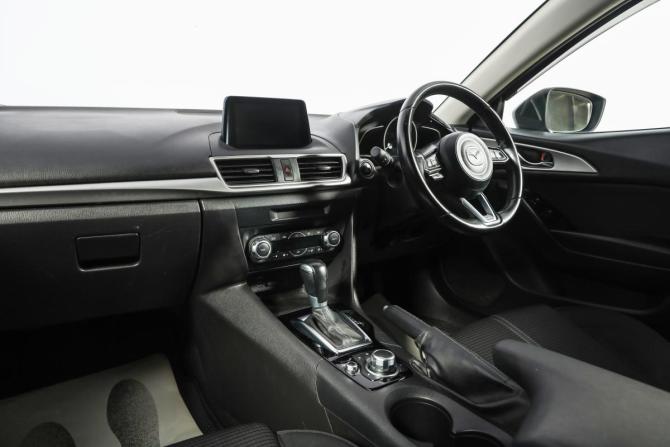Mazda Axela III Рестайлинг с пробегом 2018 года, цена 1 349 000 рублей, 117000 км, хэтчбек, Автокод Объявления