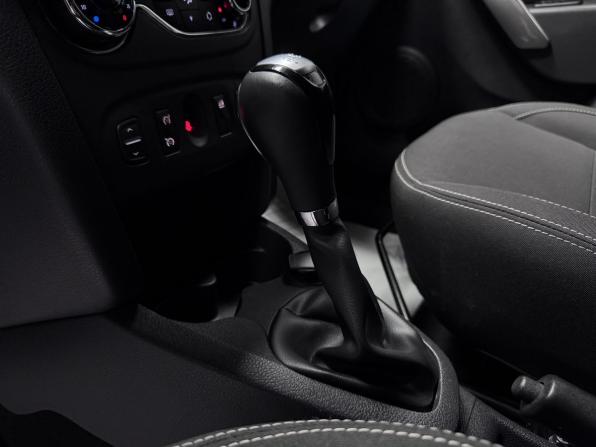 Renault Sandero II с пробегом 2018 года, цена 1 049 000 рублей, 73145 км, хэтчбек, Автокод Объявления