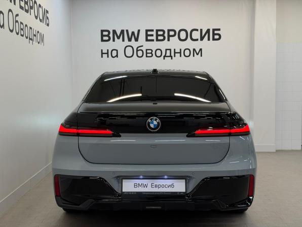 BMW 7 серии VII (G70) с пробегом 2023 года, цена 12 490 000 рублей, 46162 км, седан, Автокод Объявления