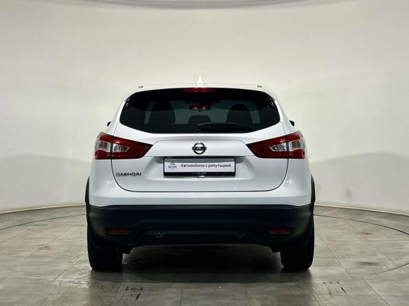 Nissan Qashqai II с пробегом 2018 года, цена 1 750 000 рублей, 118891 км, внедорожник, Автокод Объявления
