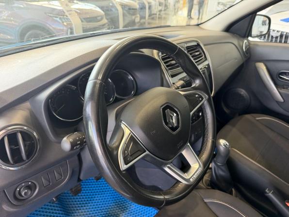 Renault Sandero II Рестайлинг с пробегом 2018 года, цена 1 195 000 рублей, 51800 км, хэтчбек, Автокод Объявления