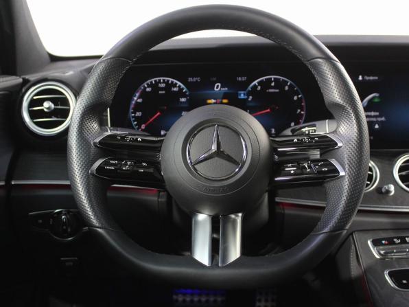 Mercedes-Benz E-Класс V (W213 S213 C238) Рестайлинг с пробегом 2022 года, цена 5 480 000 рублей, 7805 км, седан, Автокод Объявления