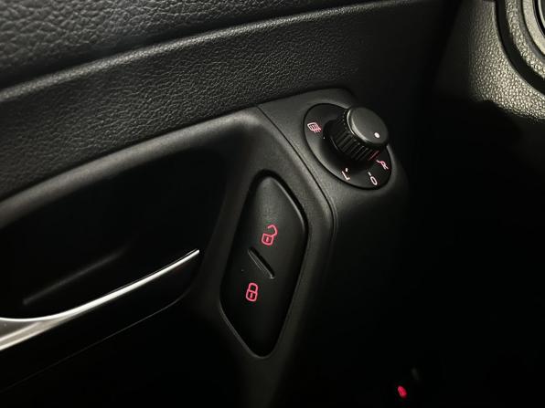 Volkswagen Polo V Рестайлинг с пробегом 2019 года, цена 1 299 900 рублей, 91633 км, седан, Автокод Объявления