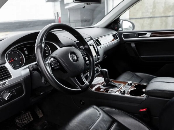 Volkswagen Touareg II с пробегом 2014 года, цена 2 515 000 рублей, 174000 км, внедорожник, Автокод Объявления