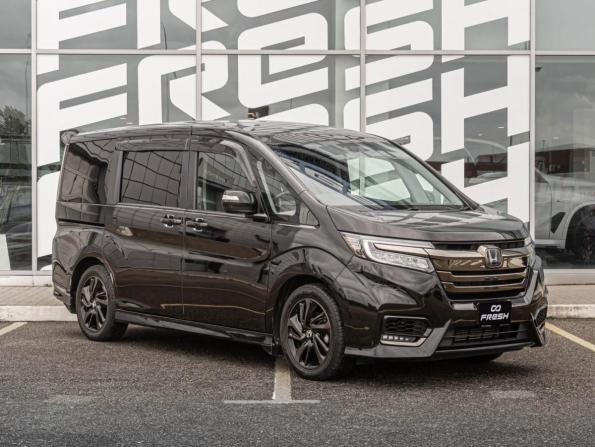 Honda Stepwgn V Рестайлинг с пробегом 2019 года, цена 2 320 000 рублей, 80193 км, минивэн, Автокод Объявления