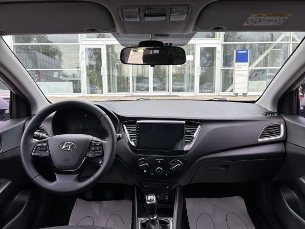Hyundai Solaris II с пробегом 2017 года, цена 1 260 000 рублей, 76672 км, седан, Автокод Объявления