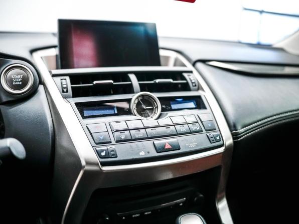Lexus NX I с пробегом 2017 года, цена 3 300 000 рублей, 84007 км, внедорожник, Автокод Объявления