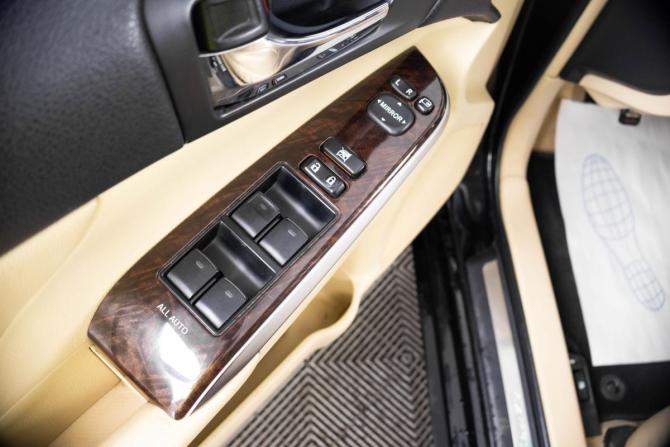 Toyota Camry VII (XV50) Рестайлинг с пробегом 2015 года, цена 1 949 000 рублей, 236835 км, седан, Автокод Объявления