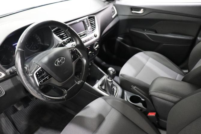 Hyundai Solaris II с пробегом 2017 года, цена 910 000 рублей, 108795 км, седан, Автокод Объявления