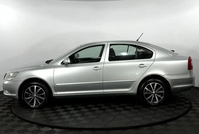 Skoda Octavia II (A5) Рестайлинг с пробегом 2011 года, цена 820 000 рублей, 196000 км, лифтбек, Автокод Объявления