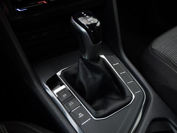 Volkswagen Tiguan II Рестайлинг с пробегом 2021 года, цена 2 614 000 рублей, 33911 км, внедорожник, Автокод Объявления