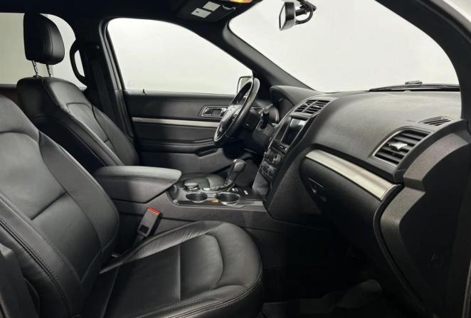 Ford Explorer V Рестайлинг с пробегом 2018 года, цена 2 950 000 рублей, 130686 км, внедорожник, Автокод Объявления