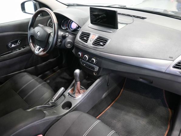 Renault Fluence I Рестайлинг с пробегом 2014 года, цена 789 900 рублей, 164596 км, седан, Автокод Объявления