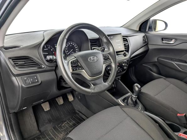 Hyundai Solaris II Рестайлинг с пробегом 2021 года, цена 1 469 000 рублей, 56352 км, седан, Автокод Объявления