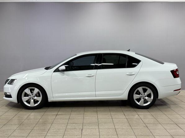 Skoda Octavia III (A7) Рестайлинг с пробегом 2018 года, цена 1 790 000 рублей, 122046 км, лифтбек, Автокод Объявления