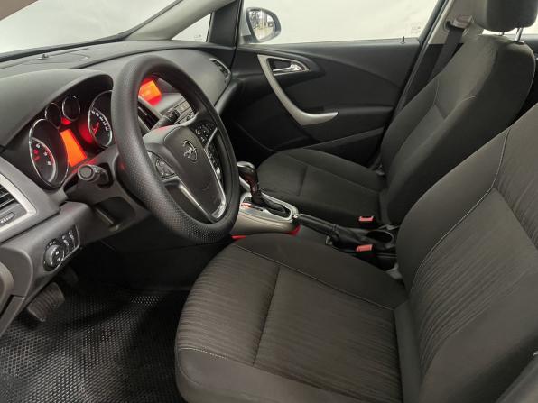Opel Astra J с пробегом 2011 года, цена 577 000 рублей, 235000 км, хэтчбек, Автокод Объявления