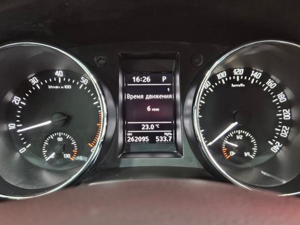 Skoda Yeti I Рестайлинг с пробегом 2015 года, цена 1 075 000 рублей, 262095 км, внедорожник, Автокод Объявления