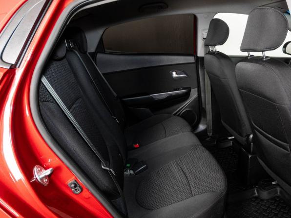 Kia Rio III Рестайлинг с пробегом 2017 года, цена 928 000 рублей, 196000 км, седан, Автокод Объявления
