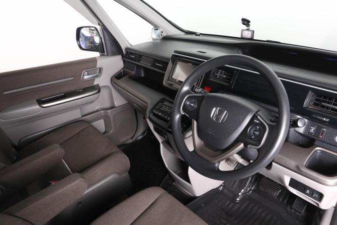 Honda Stepwgn V с пробегом 2015 года, цена 2 049 000 рублей, 91375 км, минивэн, Автокод Объявления